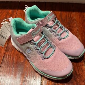 NWT Girls Pink Bethanie Skecher Sport Shoes Velcro close